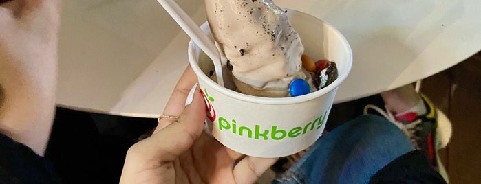 Pinkberry is one of Locais curtidos por Nouf.