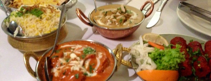 Khazana Indian Restaurant is one of Favorite Food.