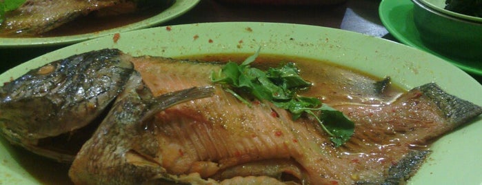 Gule Kepala Ikan Mas Agus is one of Food Java dan Bali.