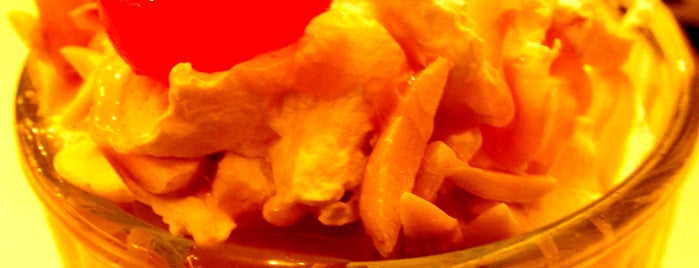 Swensens Icecream And Sundaes is one of schezwan chicken steamed momos.