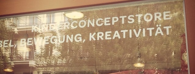 d.nik - KinderConceptStore is one of larsomat'ın Beğendiği Mekanlar.