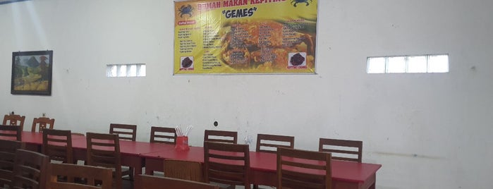 RM Kepiting Gemes Pak Mamo is one of Tempat yang Disukai Hendra.