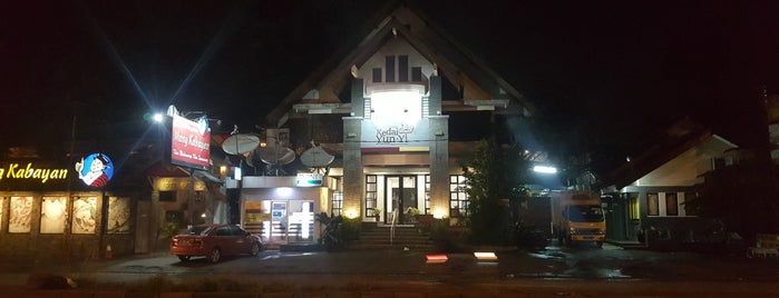 Yun-Yi Resto & Cafe, Bogor is one of amerika.