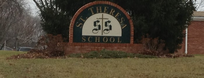 St Theresa School is one of Orte, die Meredith gefallen.