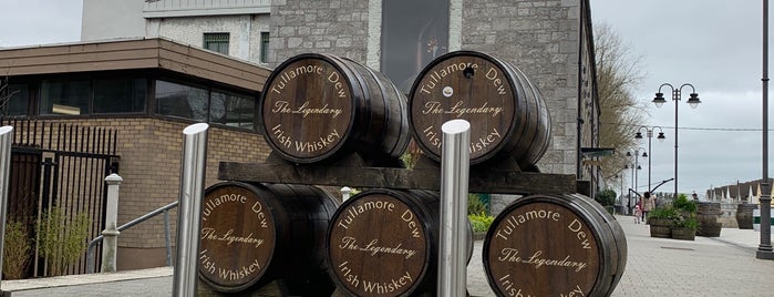 Tullamore Distillery is one of Lugares favoritos de Thomas.