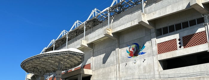 沖縄市陸上競技場 is one of サッカースタジアム(その他).