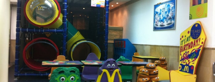 McDonald's is one of Posti che sono piaciuti a Нефи.