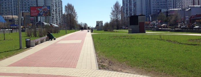 Площадь Защитников Неба is one of Площади Москвы / Squares of Moscow.