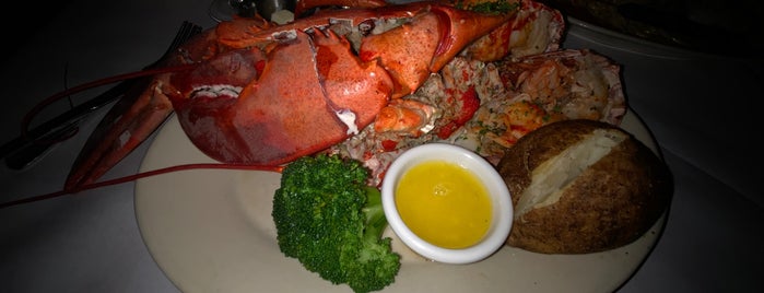 Lefty's Lobster and Chowder House is one of Dallas- Want to try.
