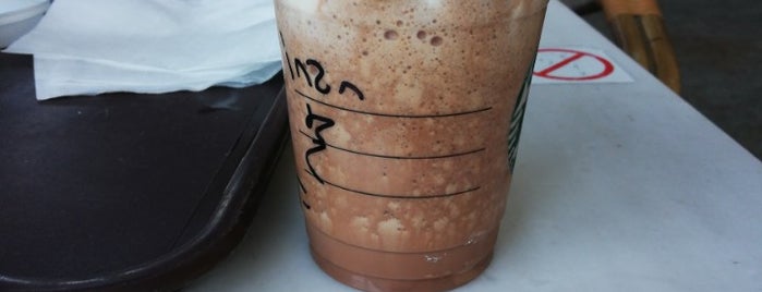 Starbucks is one of Locais curtidos por Inan.