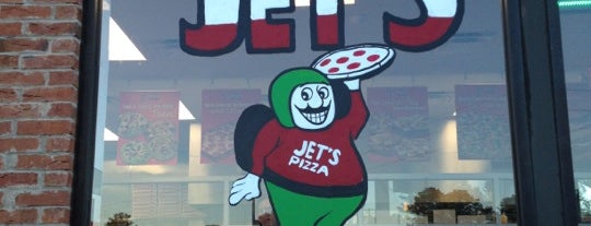 Jet's Pizza is one of Lugares favoritos de Gregory.