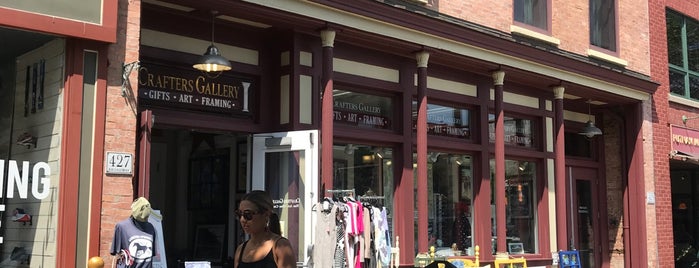 Crafters Gallery is one of Saratoga.