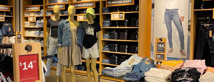 Levi's Outlet Store is one of Woodbury Outlet.