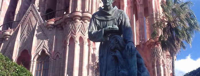 Parroquia de San Miguel Arcángel is one of Orte, die alejandro gefallen.