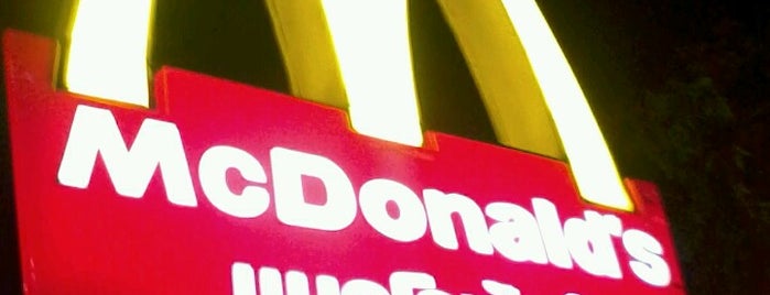 McDonald's & McCafé is one of Cayo'nun Beğendiği Mekanlar.