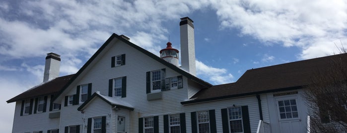 Lighthouse Inn is one of Date Ideas ~ 4.
