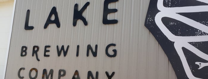 Snake Lake Brewing Company is one of Lugares favoritos de Eric.