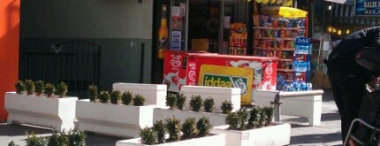 Repa Drink Shop is one of Lugares guardados de Mehmet Ali.