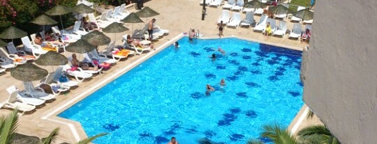 Club Hotel MTK is one of Posti che sono piaciuti a Selim.