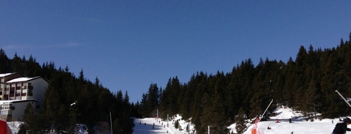 Pyrénées 2000 is one of Les 200 principales stations de Ski françaises.
