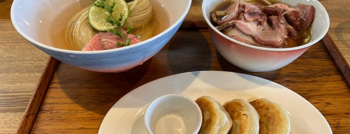 YOKOKURA STOREHOUSE is one of Restaurant(Neighborhood Finds)/RAMEN Noodles.