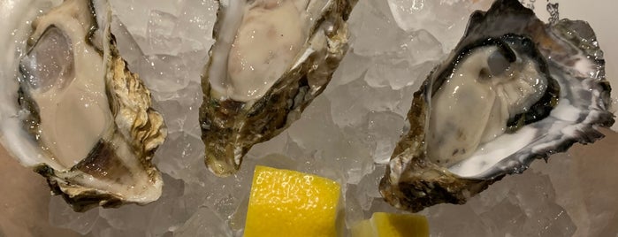 Oysterbar & Wine BELON is one of ミョンちゃんの美味しいグルメ.