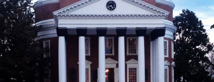 Universidade da Virgínia is one of Charlottesville.
