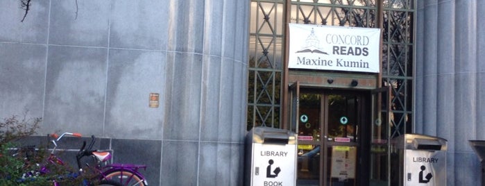 Concord Public Library is one of Lugares favoritos de Steph.