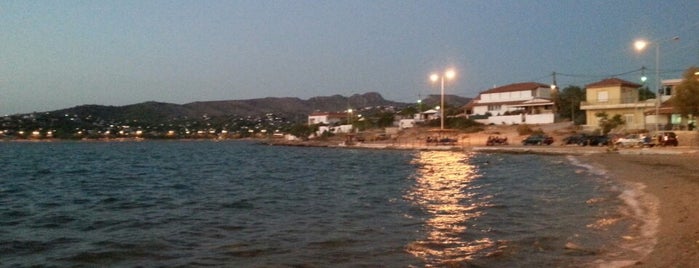 Asteria Beach is one of Salamykonos.