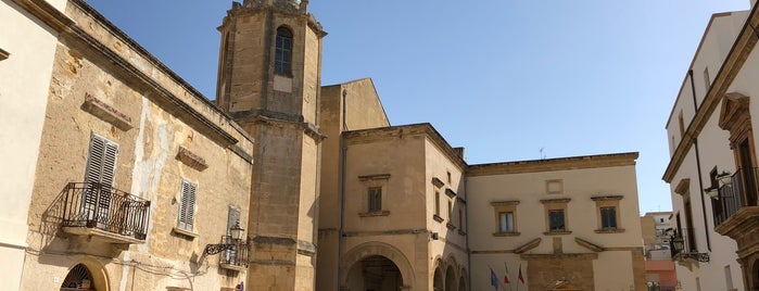Convento del carmine ( Ente Mostra di Pittura Contemporanea ) is one of Sicilia.