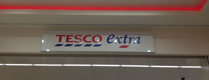 Tesco Extra is one of Jenniさんのお気に入りスポット.