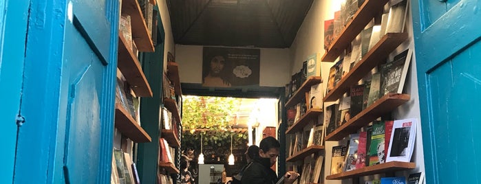 Del Carajo Café is one of Tempat yang Disukai Federico.