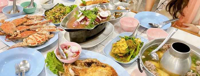 ร้านอาหารชายทะเลบางพระ is one of Food.