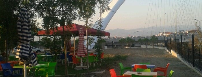 Adli-ye Cafe is one of Posti che sono piaciuti a Arife.