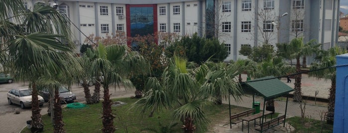 Sosyal Bilimler Meslek Yüksekokulu is one of Lugares favoritos de MUTLU.