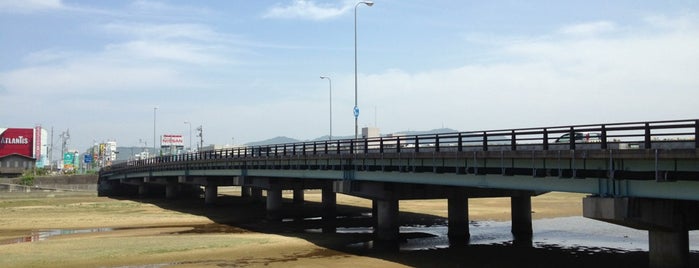 新春日川橋 is one of 国道11号.