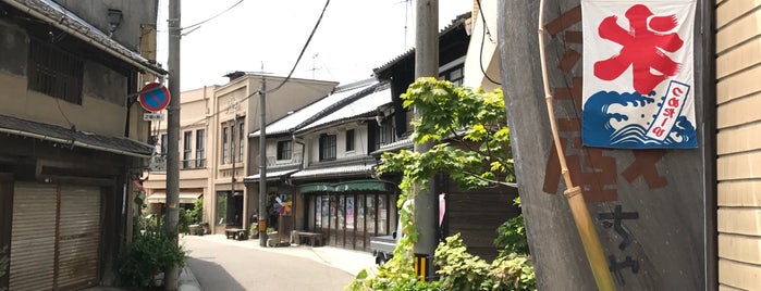 カフェギャラリー 茶蔵 is one of 岡山.