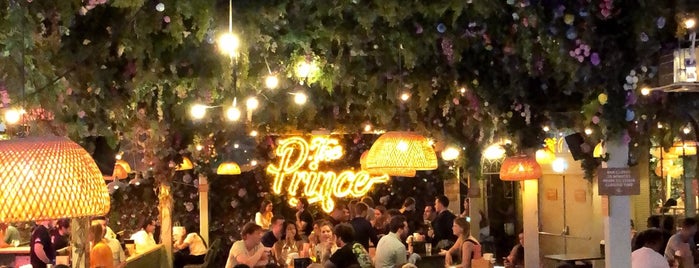 Patty & Bun  @ The Prince is one of Locais curtidos por Bridget.