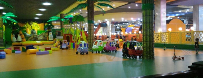 МАДАГАСКАР. Детская площадка is one of Lucy🔥 : понравившиеся места.