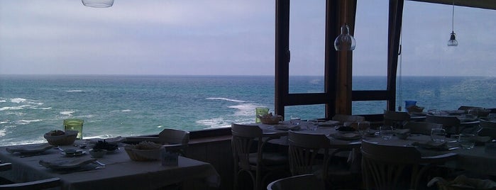 Restaurante das Piscinas das Azenhas do Mar is one of Restaurants.