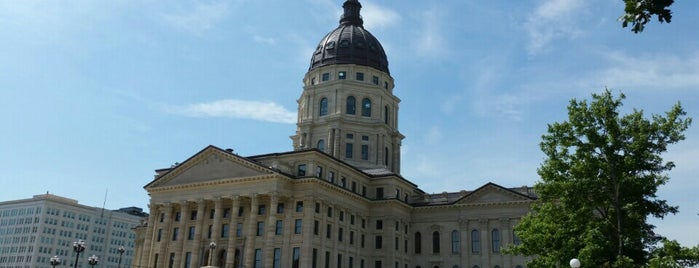 Kansas State Capitol is one of Locais curtidos por Josh.