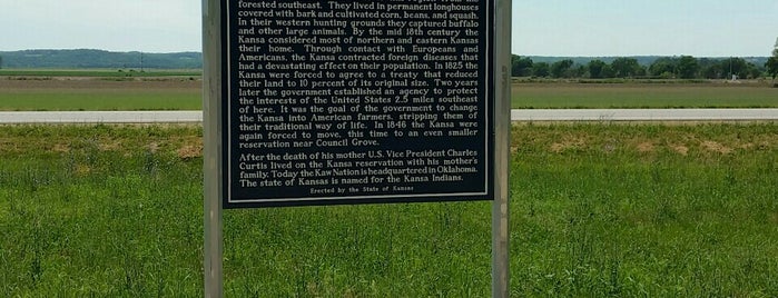 Historical Marker is one of สถานที่ที่ Josh ถูกใจ.