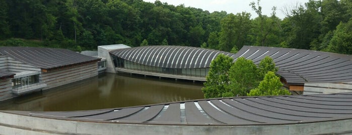 Crystal Bridges Museum of American Art is one of Locais curtidos por Josh.