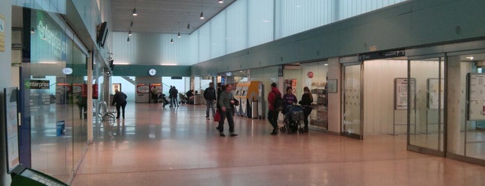 Estación de Gijón is one of Estaciones de Tren.