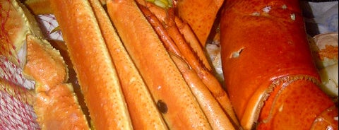 Joe's Crab Shack is one of Locais curtidos por O. WENDELL.