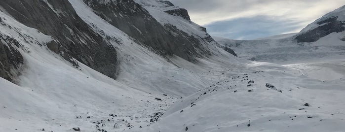 Columbia Icefield Glacier Discovery Centre is one of Posti che sono piaciuti a Heloisa.