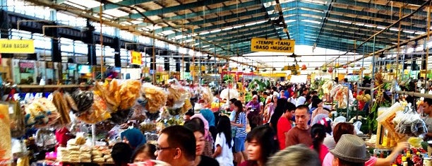 Pasar Modern BSD City is one of Locais curtidos por Tianpao.