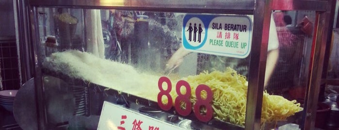 Hokkien Prawn Mee (三條路888福建面) is one of Penang To Do List.