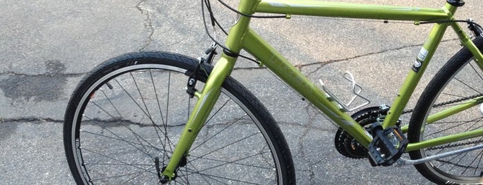 Penn Cycle - Richfield is one of Lindsi'nin Beğendiği Mekanlar.