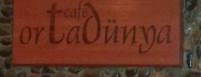 Cafe Orta Dünya is one of สถานที่ที่บันทึกไว้ของ Ayça.